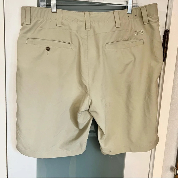 Under Armour Golf Shorts 1377302 Beige Tan 289 men’s Size 40 Loose Dress shorts - Picture 5 of 10